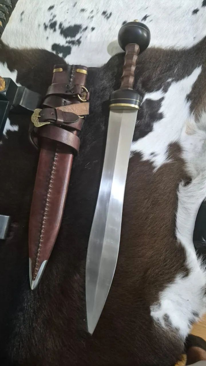 Espada Romana em aço carbono 5160