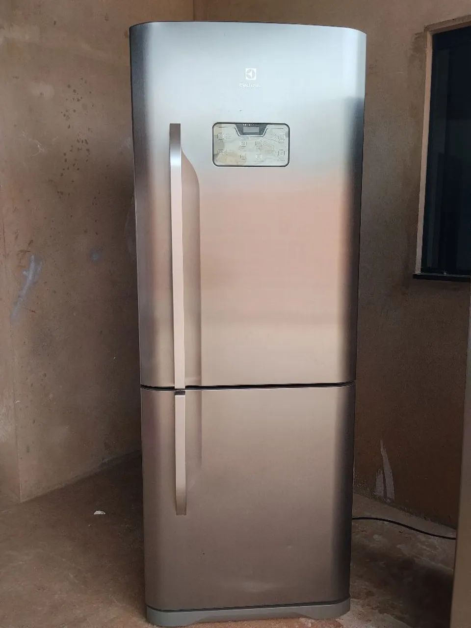 Geladeira inverse Electrolux 