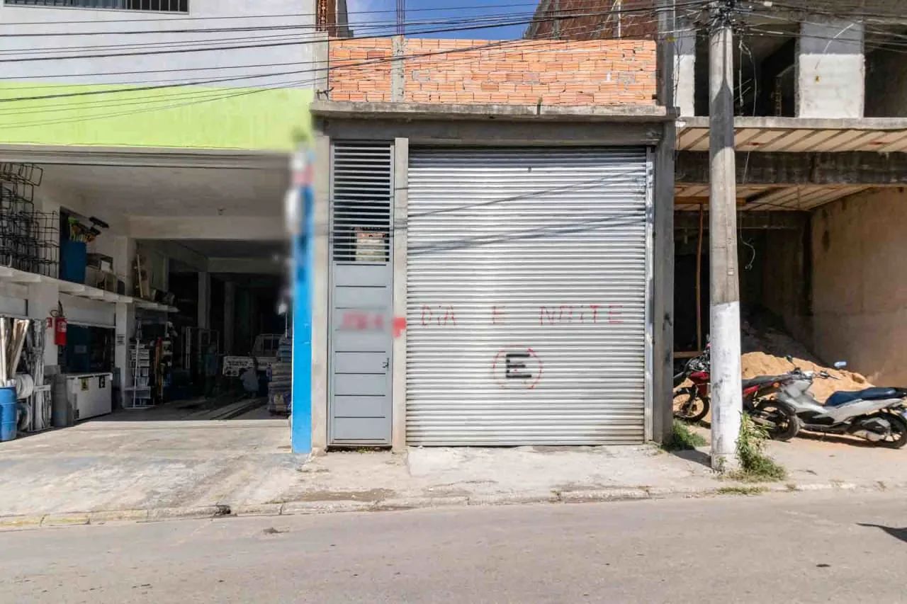 Galpão na Rua Daniel Cerri, 992 - B  90 m²