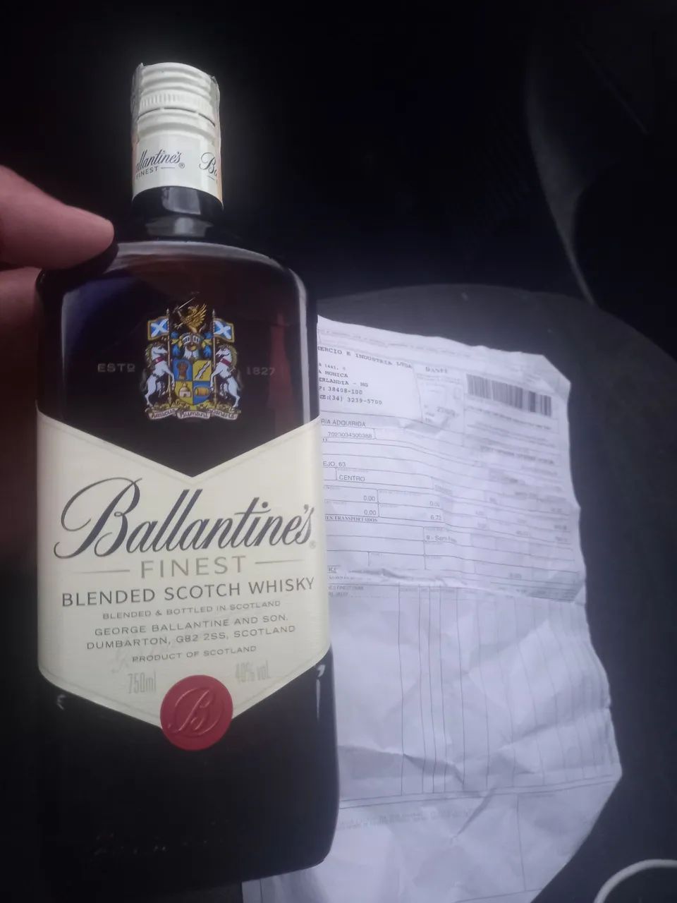  Tenho  12 ballantines finest original com nota