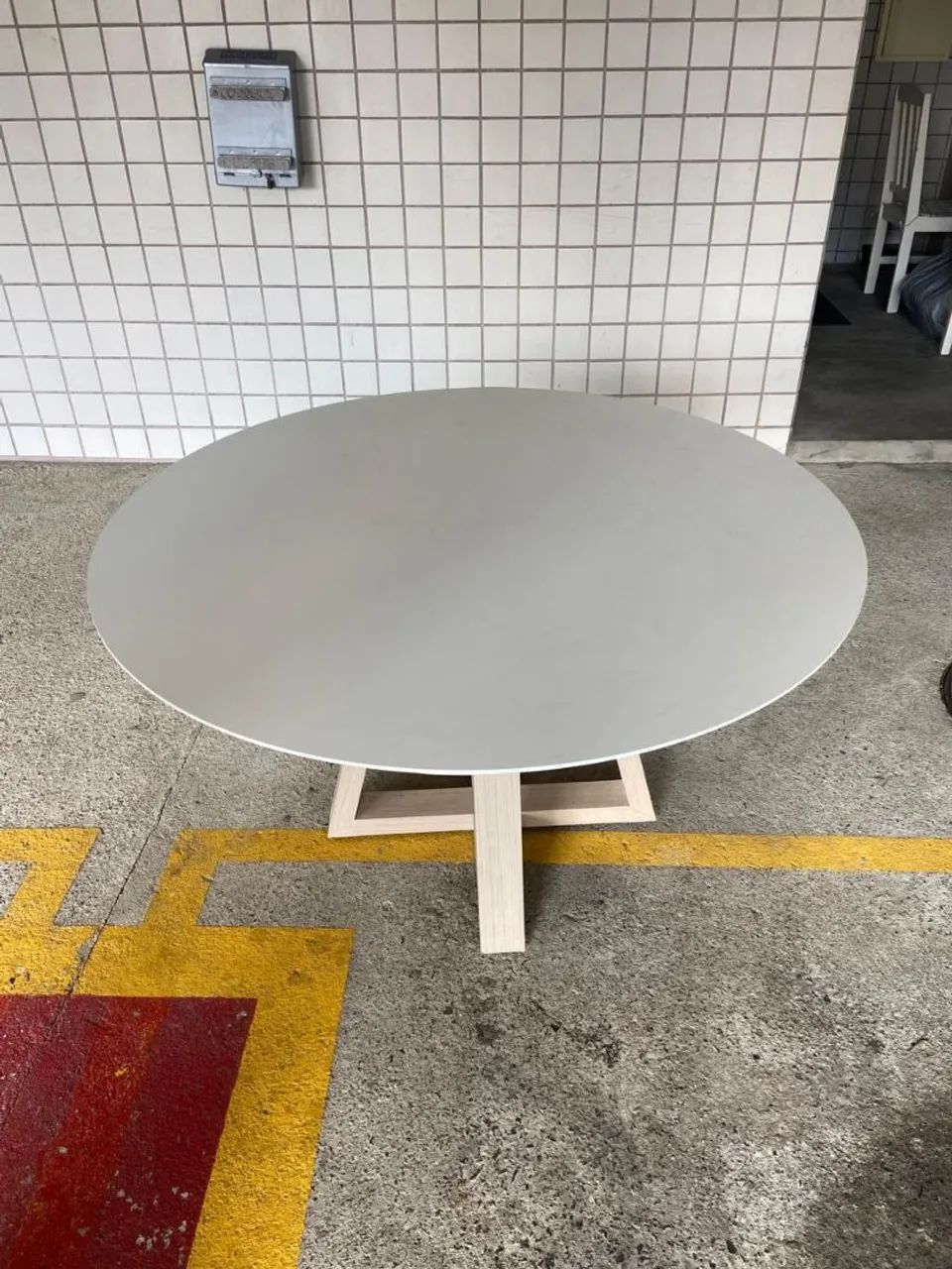 Mesa MDF 1,20 Diâmetro Pouquíssimo uso