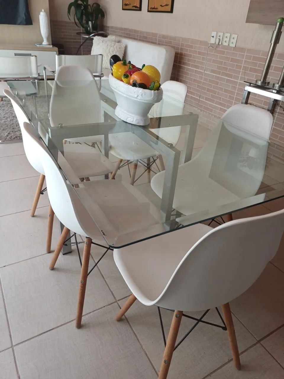 Vendo jogo de mesa com 6 cadeiras