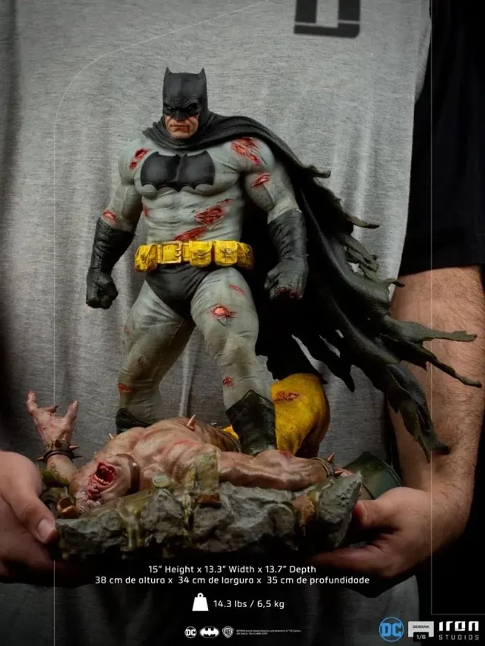 BATMAN DARK KNIGHT RETURNS 1/6 IRON STUDIOS - Foto 3