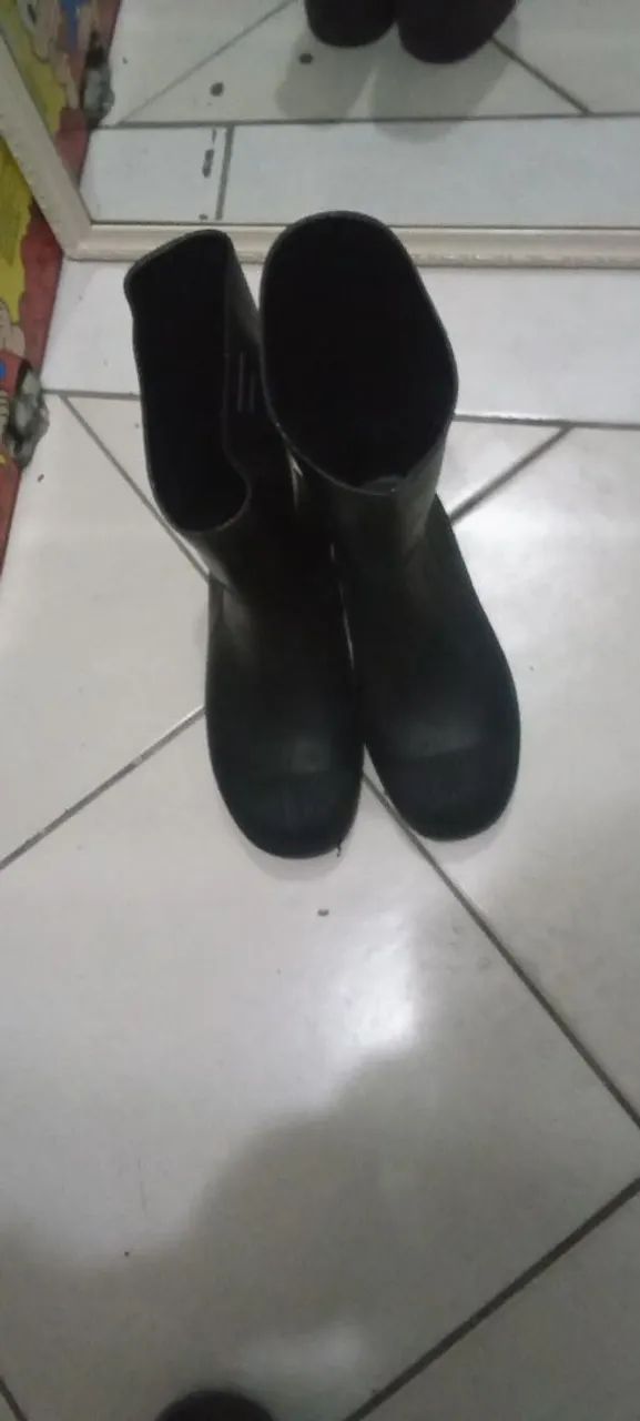 Bota galocha nova nunca usada  - Foto 3