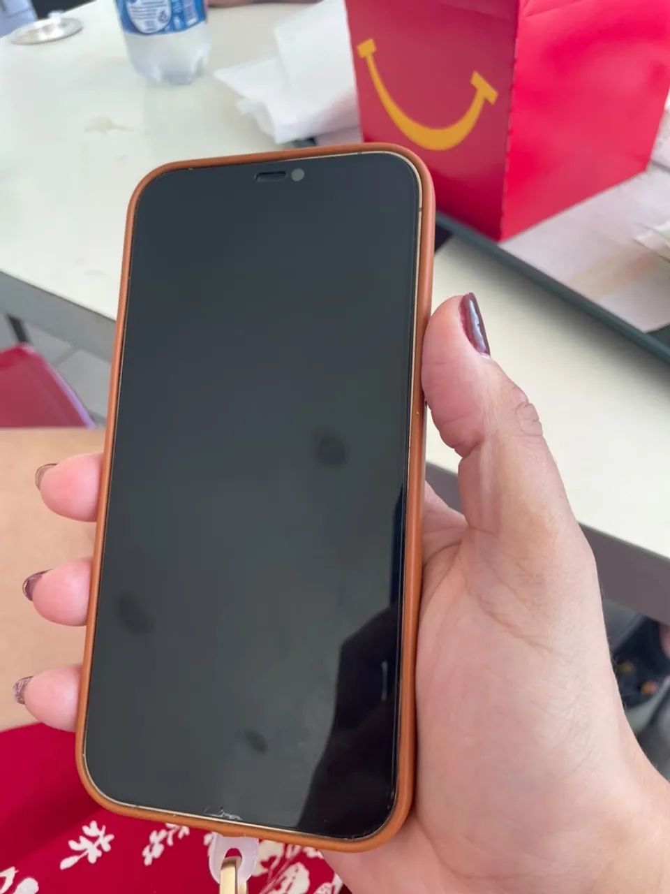 iPhone 12 Pro Max dourado