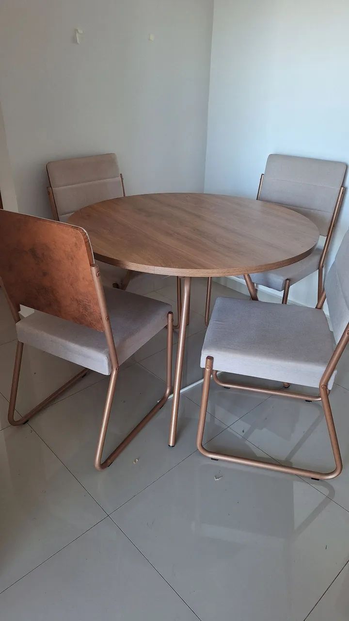 Conjunto mesa de jantar 4 cadeiras Carraro - Foto 2
