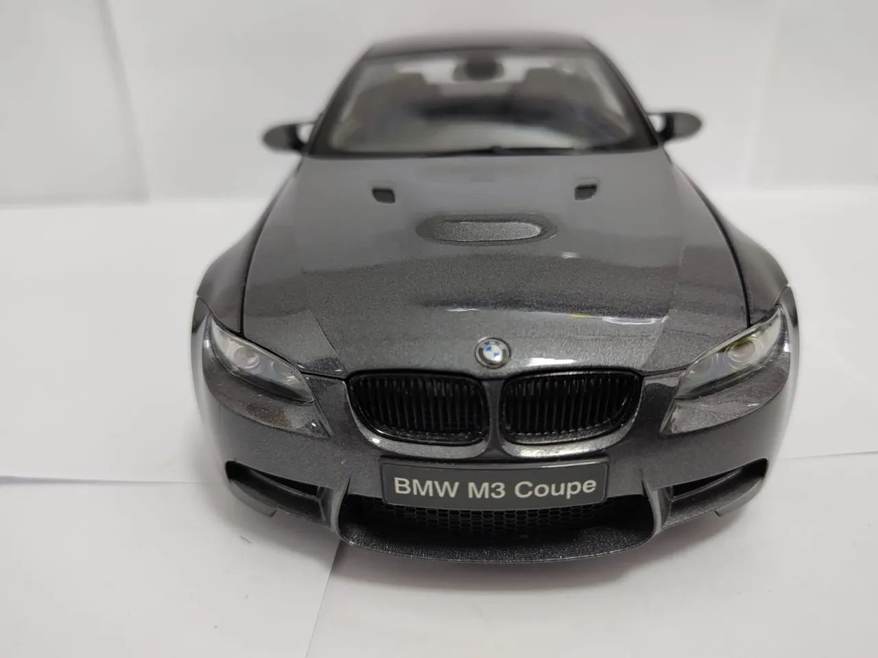 Miniatura BMW M3 Coupê E92 1/18 - Foto 3