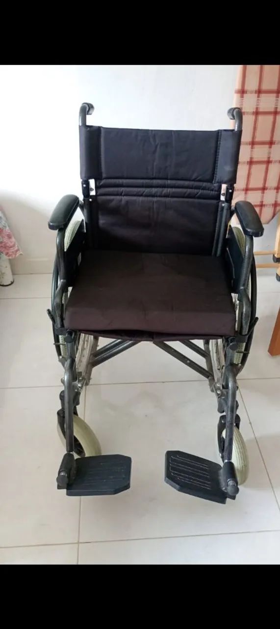Cadeira de rodas  - Foto 2