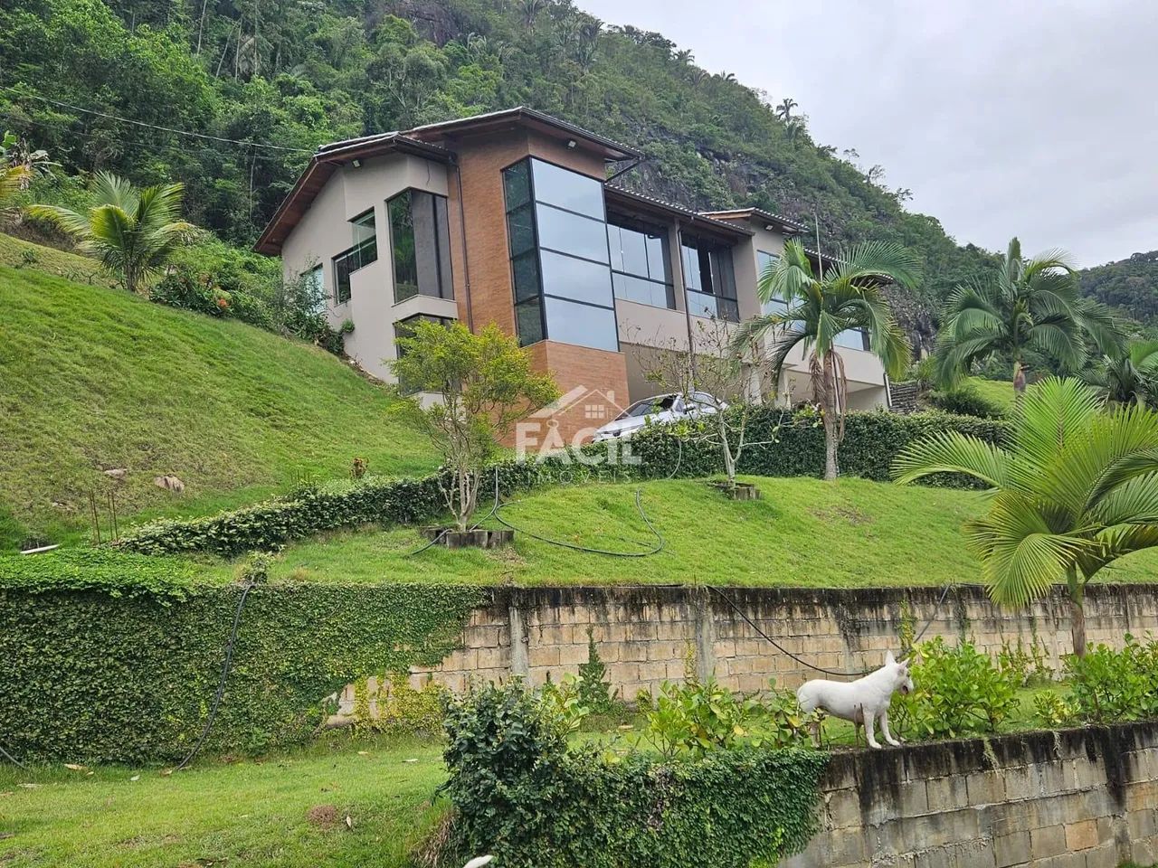 Casa à venda no Centro de Vargem Alta com 3 suítes e 400m² - Foto 2
