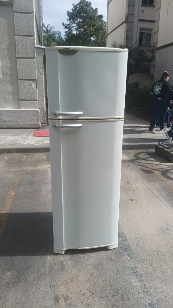 ? Geladeira Electrolux funcionando perfeitamente com garantia ? - Foto 4