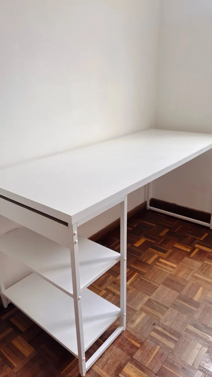 MESA ESCRIVANINHA COM PRATELEIRAS LATERAIS 