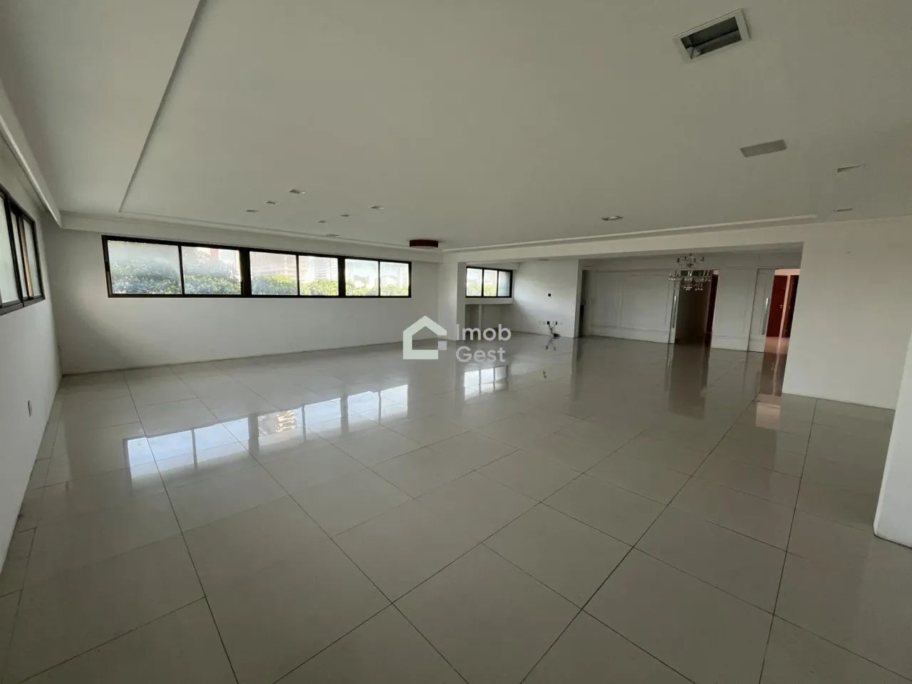 APARTAMENTO COM 5 SUÍTES NO BAIRRO DE PETRÓPOLIS - Foto 3