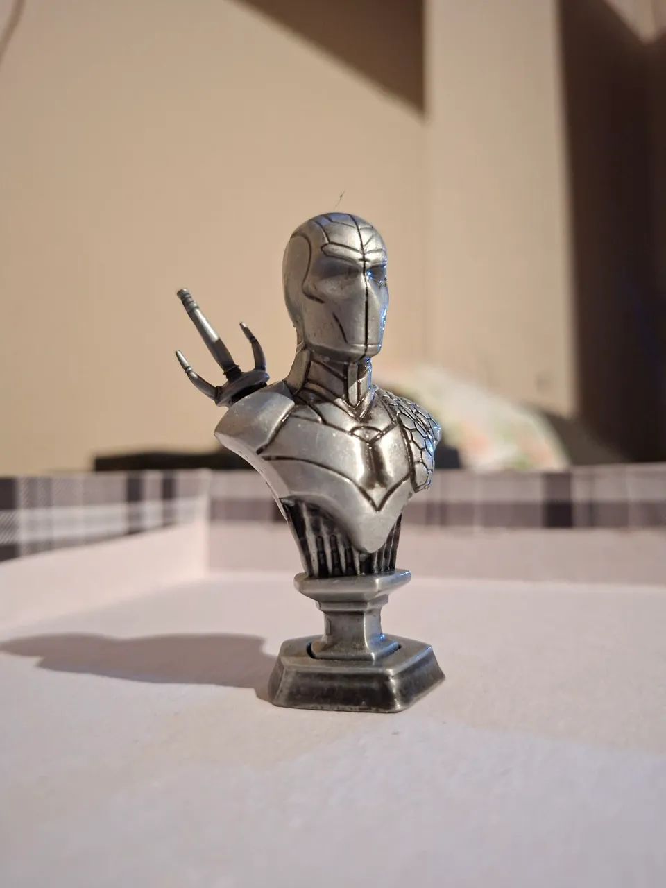 Busto Deathstroke Exterminador 022 Omelete Box DC