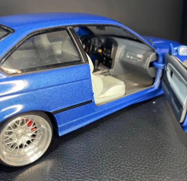BMW M3 Coupe UT escala 1:18 - Foto 4