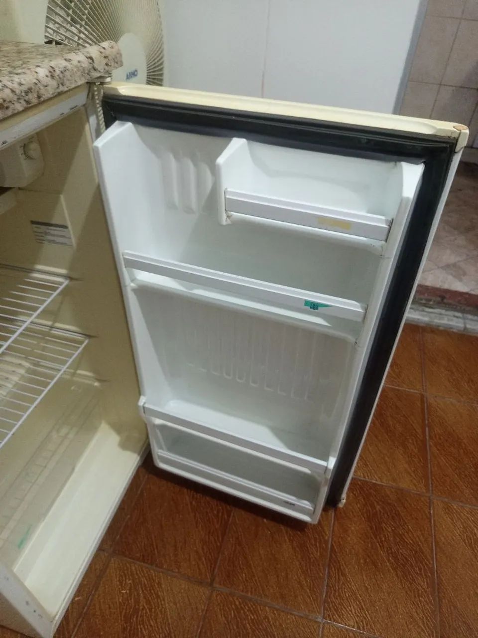 Frigobar excelente estado de conservação  - Foto 5