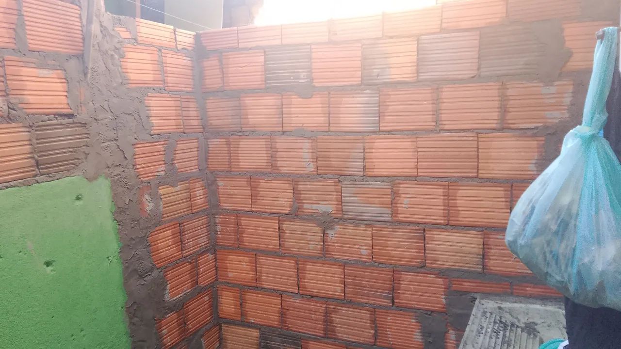 Levante e reboco 