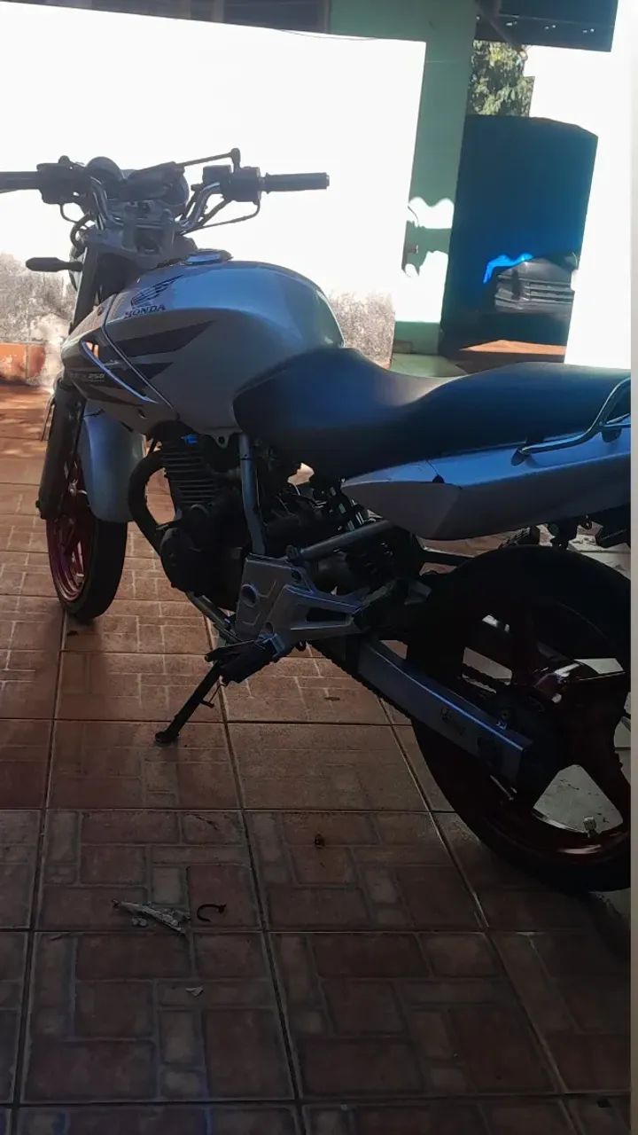 Vendo cbx 250 - Foto 2