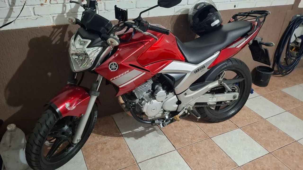 Fazer 250.   14