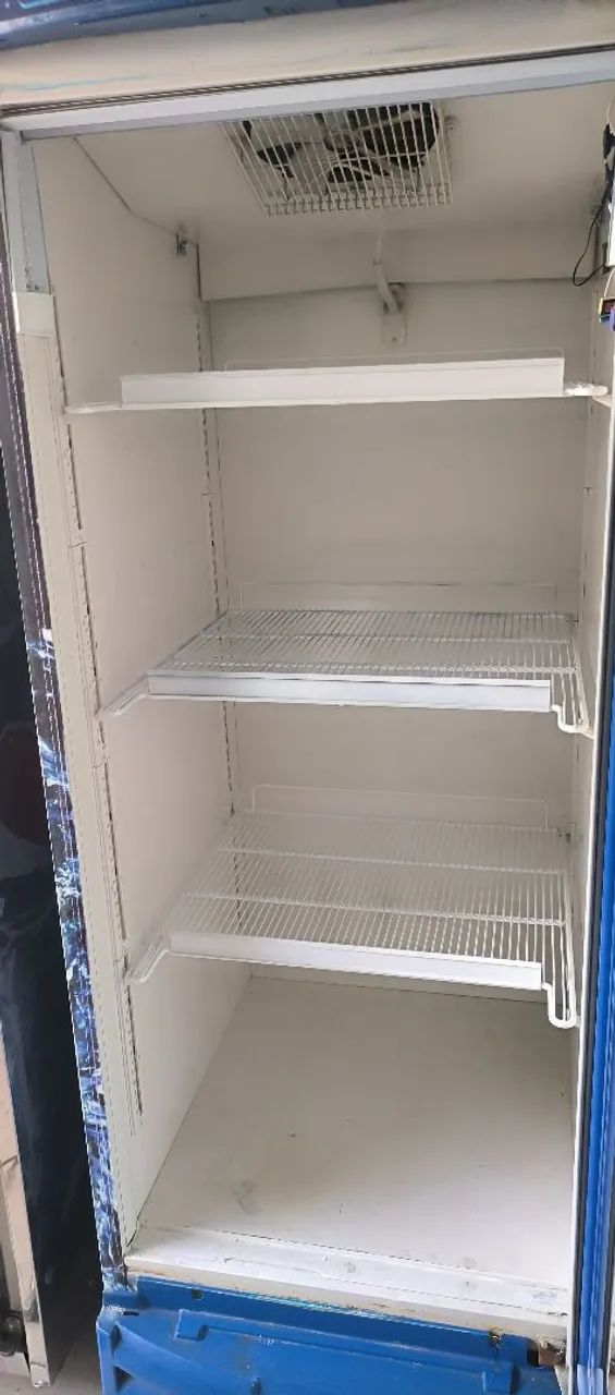 Vendo freezer expositor de bebidas - Foto 3
