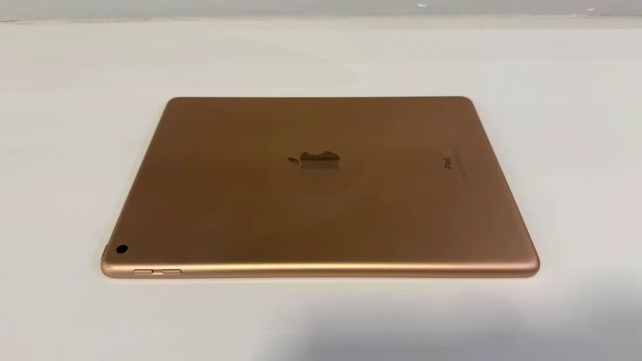 iPad 6ª geração 32GB Dourado (película  trincada, funcionando 100%) - Foto 4