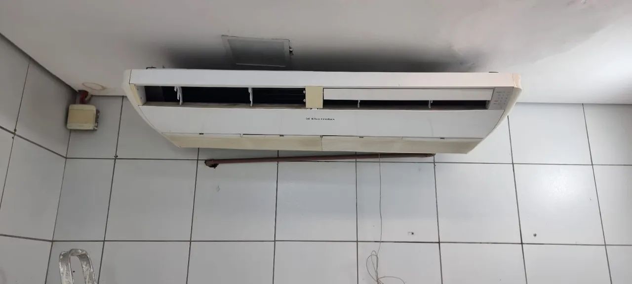 Ar condicionado 60mil btus  Electrolux  Funciona perfeitamente completo! - Foto 2