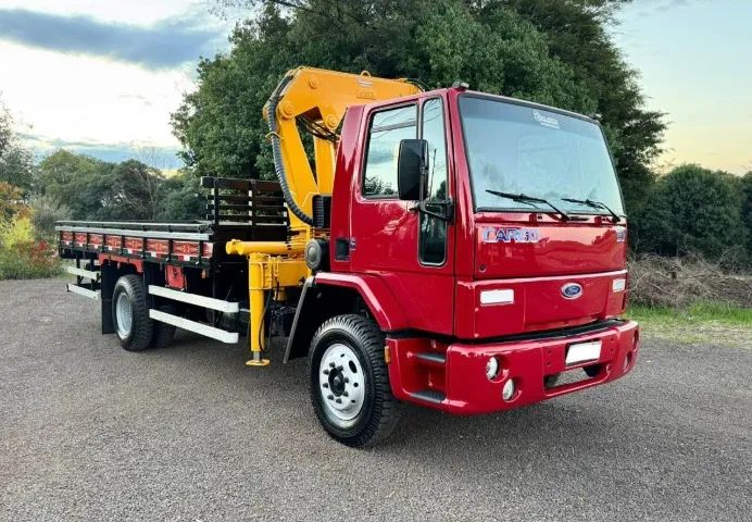 Ford cargo 1317 4x2 Ano 2005 - Foto 2