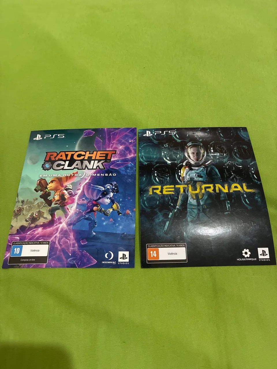2 jogos de PS5. 