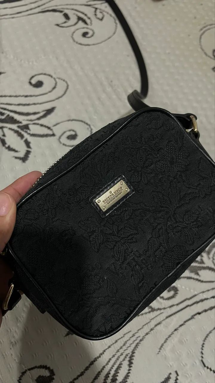 Mini Bolsa Victor Hugo Original de couro  - Foto 5