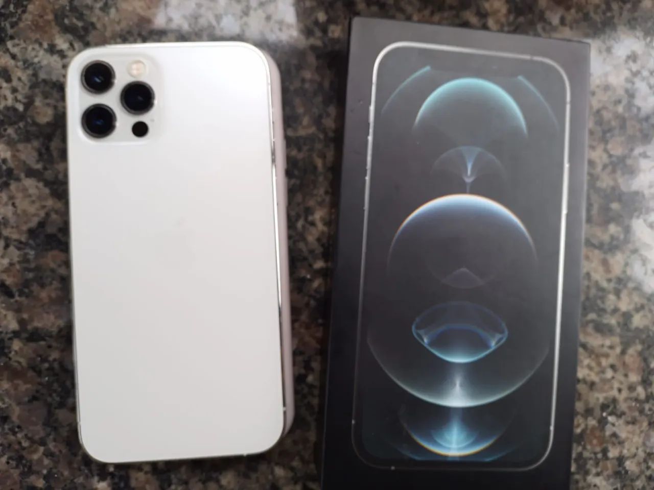 iPhone 12 Pro 256 todo original - Celulares e Smartphones