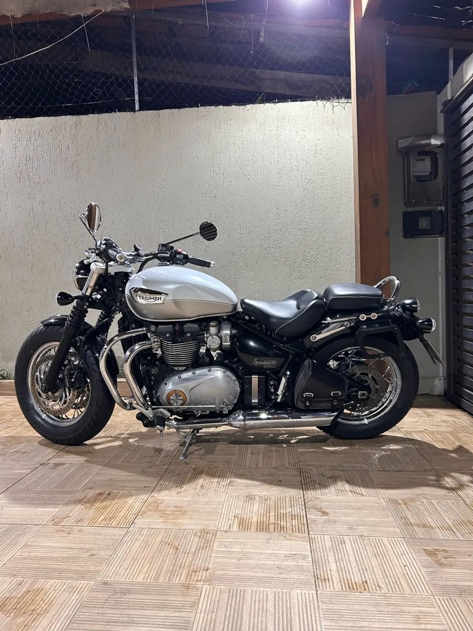 Triumph Speedmaster 1.200 Super nova e equipada - Foto 3