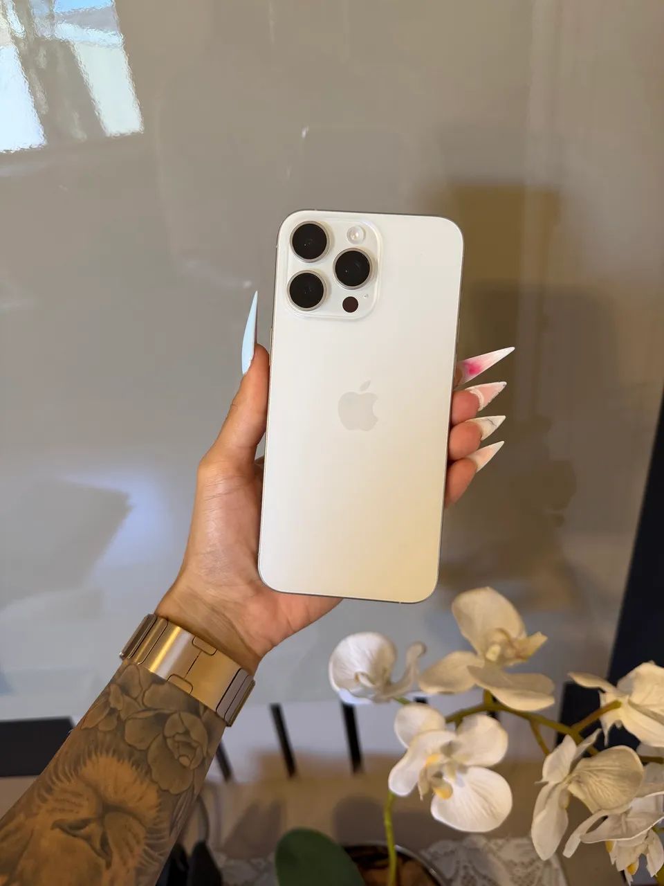 iPhone 15 Pro Max Titânio Branco IMPECÁVEL  - Foto 3