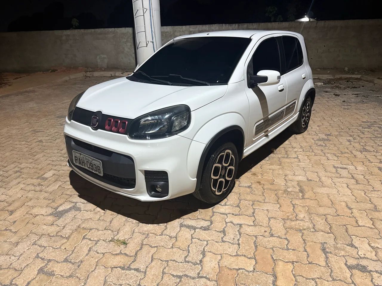 Fiat Uno Sporting Dualogic 1.4 EVO Flex 8V 4P 2016