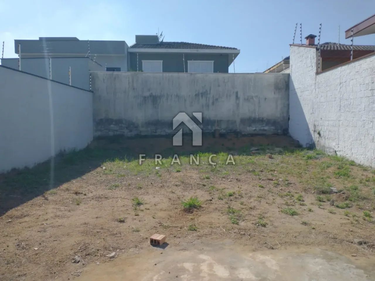 TERRENO - VILLA BRANCA