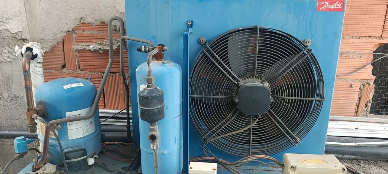 CÂMARA FRIA Máquina MT40 DANFOSS 4 HP + EVAPORADORA MIPAL 5 FORÇADORES