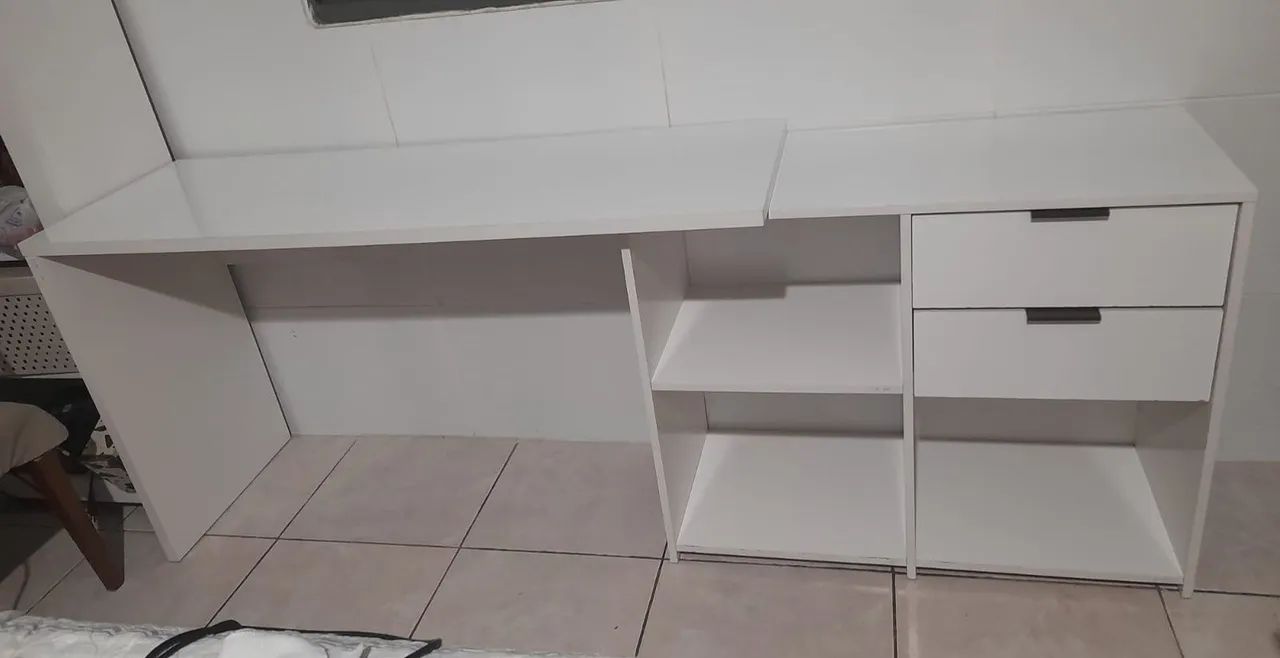 Mesa de escritório com tampo giratório