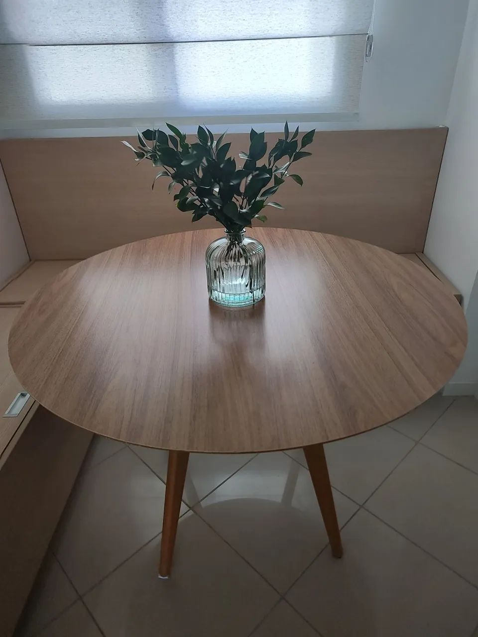 ? Mesa de Jantar Redonda Estilo Escandinavo - Excelente Estado? - Foto 2