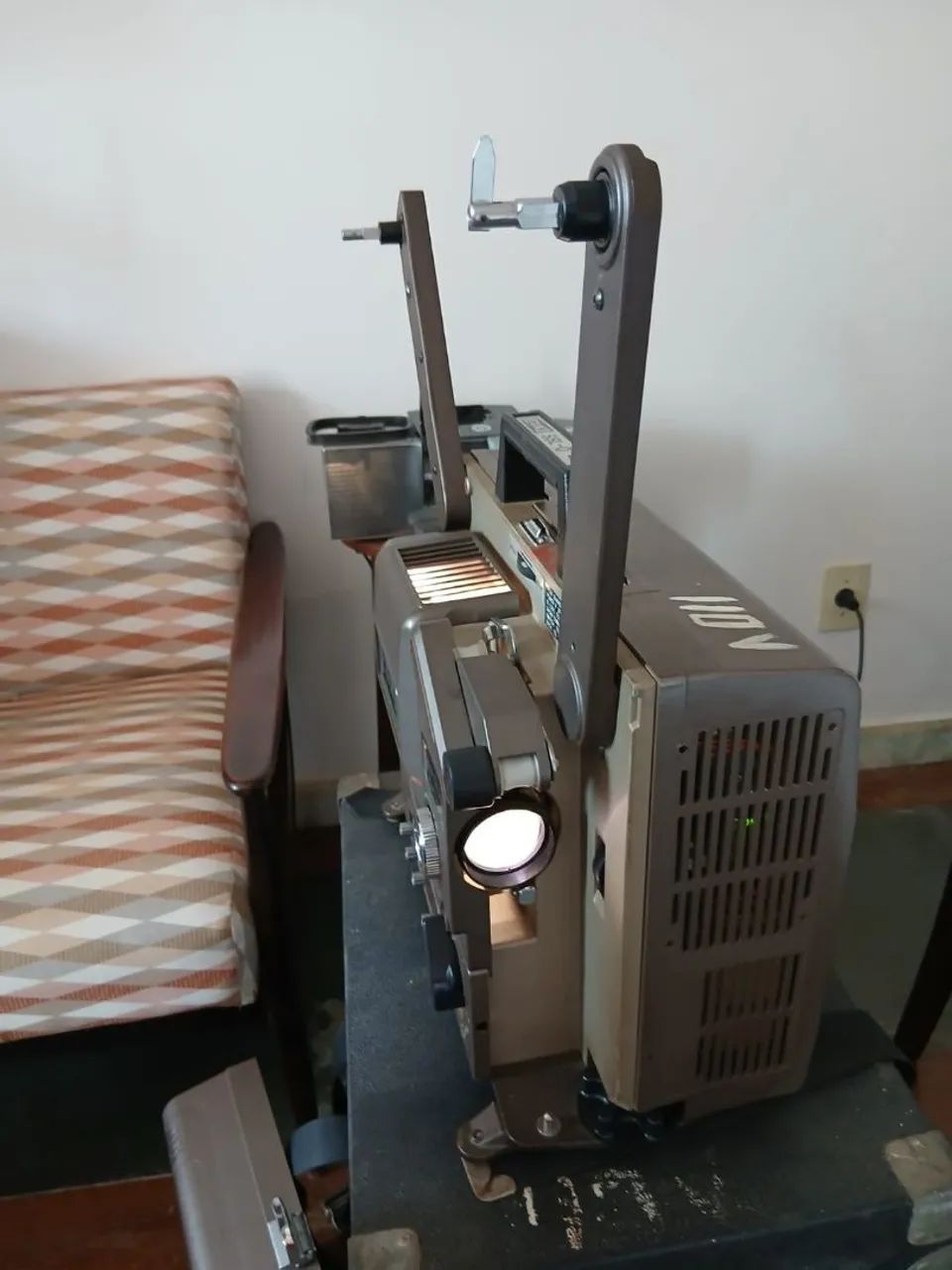 Projetor de Filmes 16mm EIKI - Foto 4
