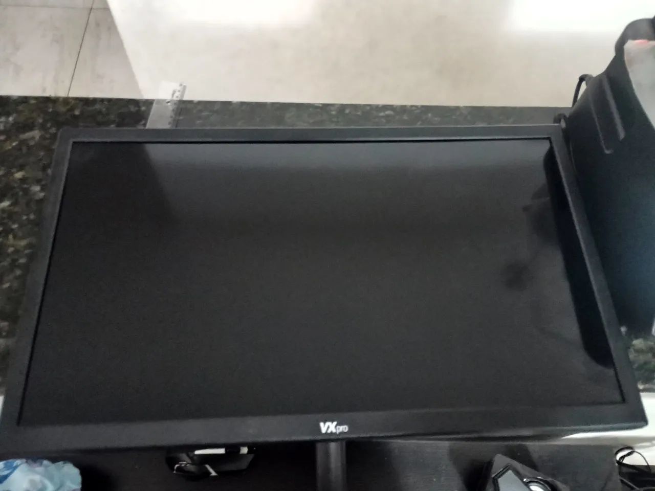 Monitor VX Pro 23? VX230X com tela quebrada - para peças/conserto - Foto 5