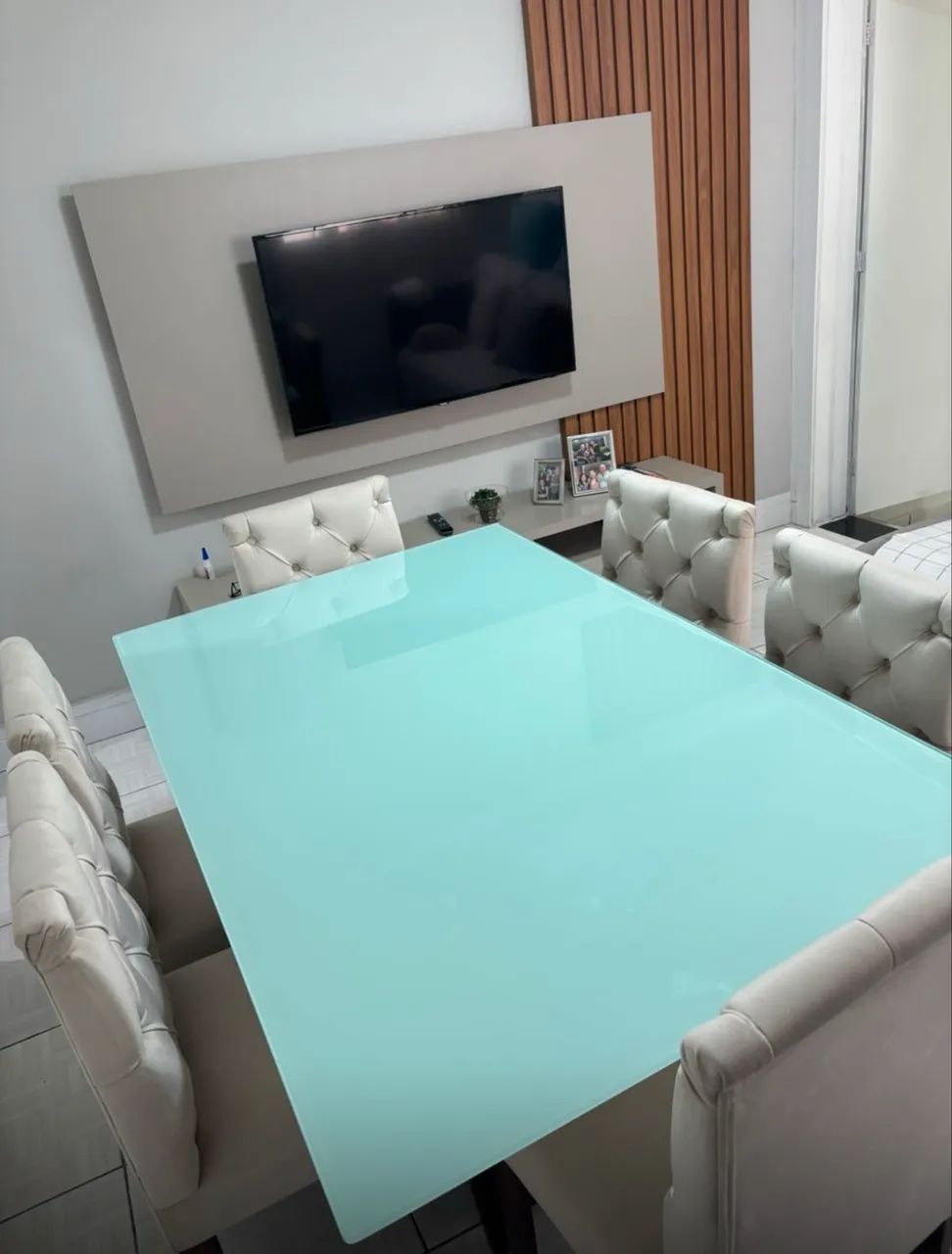 Mesa de Jantar com 6 Cadeiras - Tampo de Vidro  - Excelente Estado - Foto 3