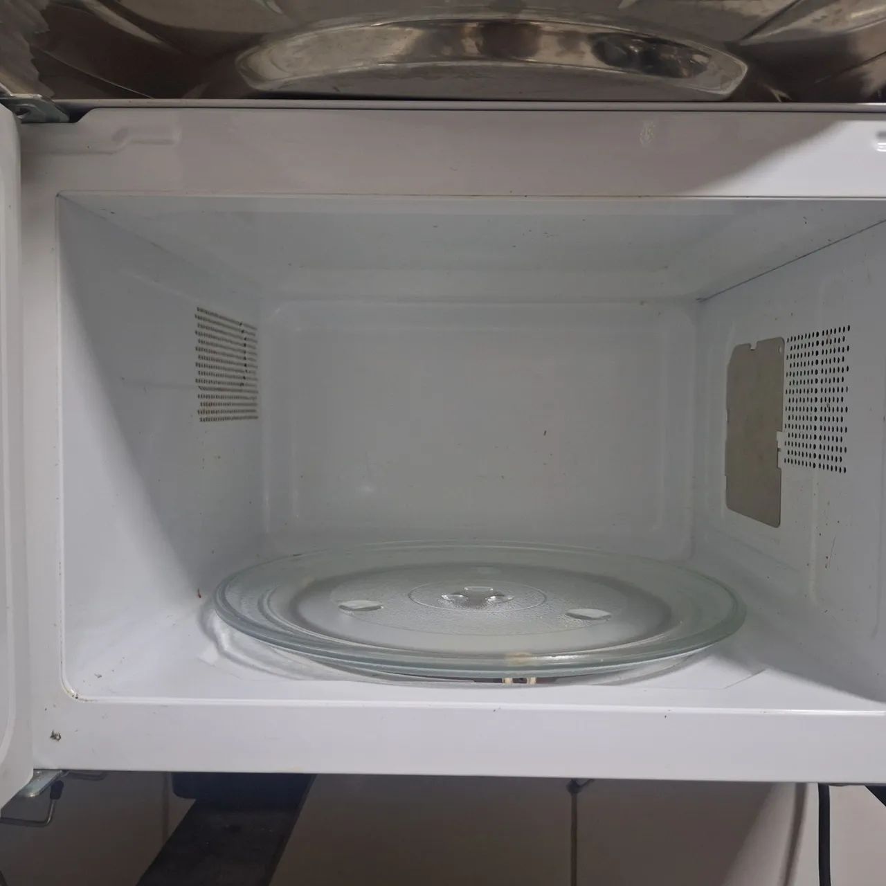Micro-ondas Brastemp 32L novinho - Foto 3