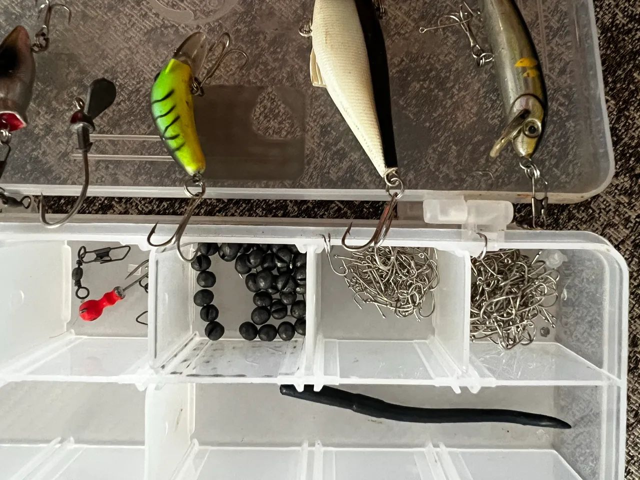 Estojos de Pesca com Iscas Artificiais - Kit Completo - Foto 6