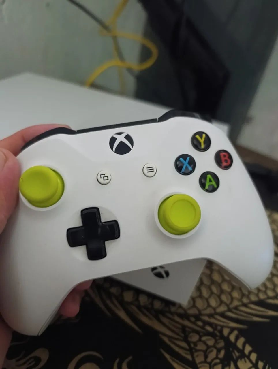 Xbox one S 500gb - Mil pra vim buscar - Foto 2