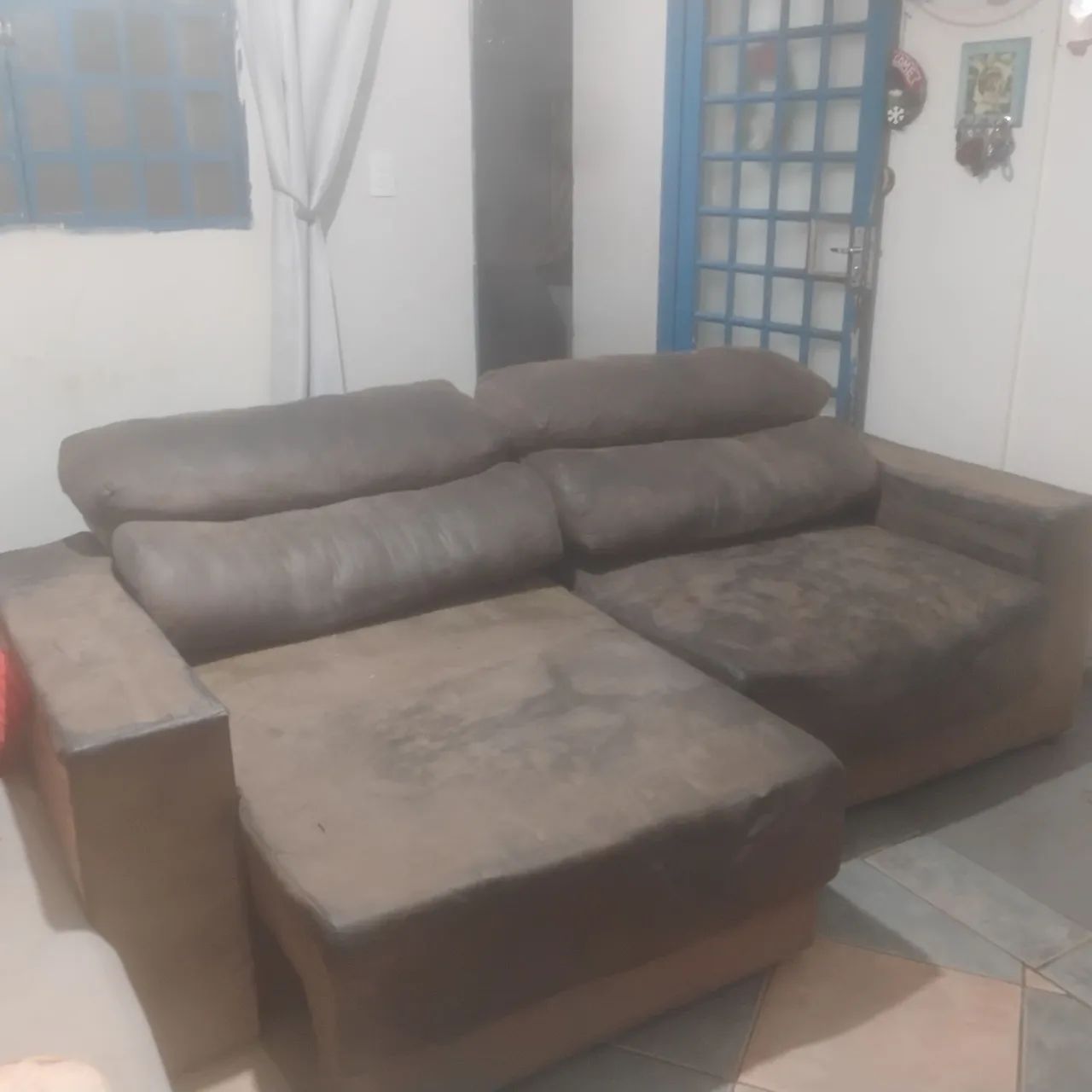 Vendo sofá, retrátil e reclinavel para reforma- Boa estrutura  - Foto 2