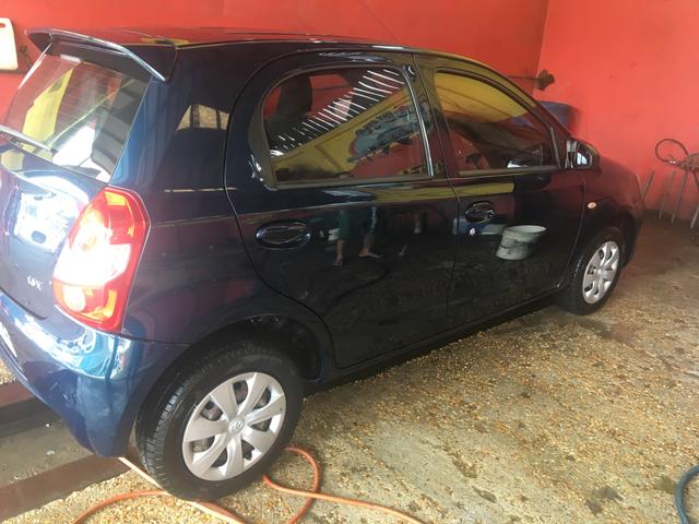 Vende-se Etios 1.3 X Azul - 2016/2016 - Foto 8