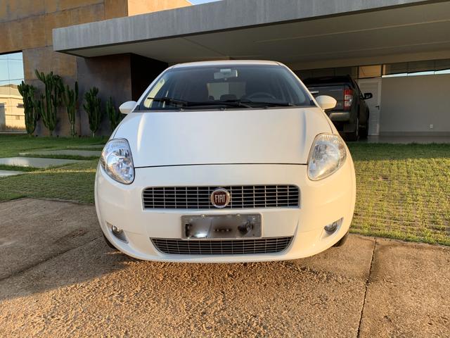 Punto Essence 1.6 2011/11 impecável com 40.000 km