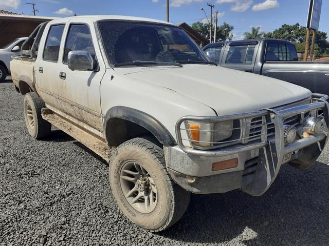Toyota hilux sr5 2.8 diesel 4x4