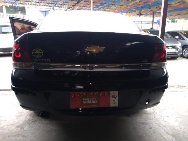 Vectra Sedan 2.0 Expression 2010 preto / manual - completo - flex/gnv - Foto 4