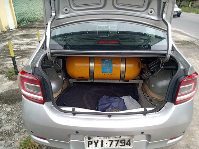 Renault Logan Expression 1.6 com GNV - Foto 6