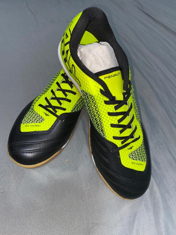 tenis de futsal penalty max 500