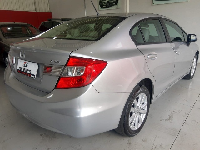 Civic 1.8 LXS Manual 15/16 (Veiculo possui passagem por leilão de financeira ) - Foto 6